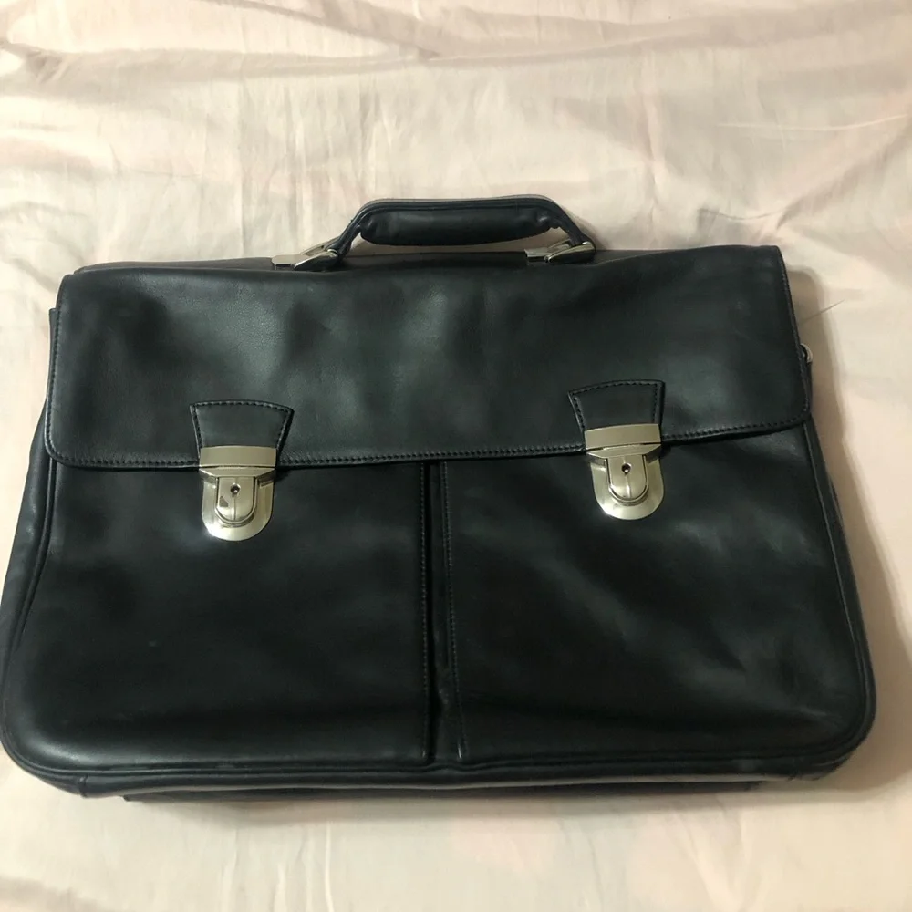 LEVENGER BREIF CASE NEW WITHOUT TAGS